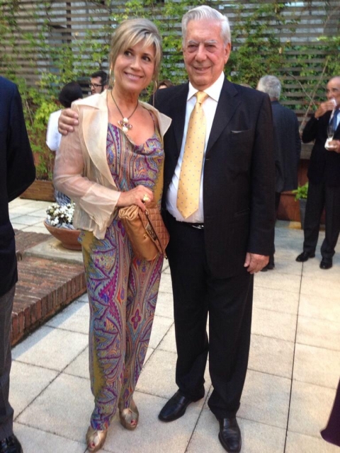 Julia Otero junto a Mario Vargas Llosa