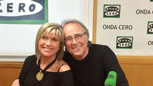 Julia Otero con Joan Manuel Serrat